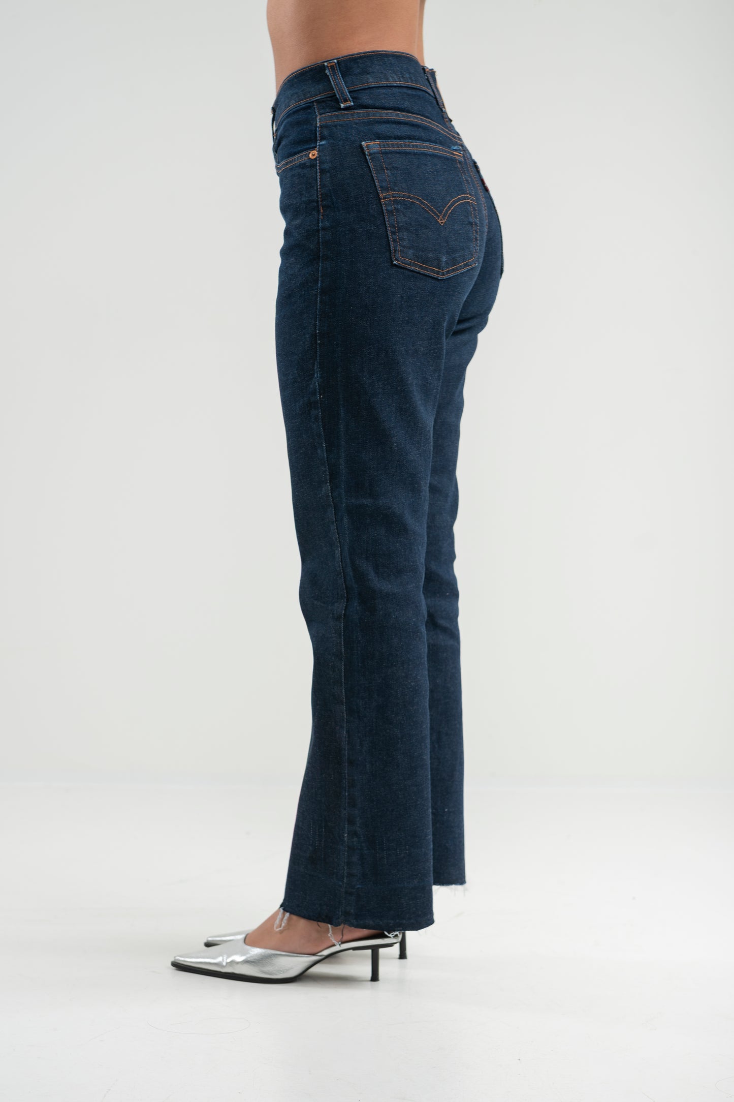 LEVI’S VINTAGE 584 DARK BLUE