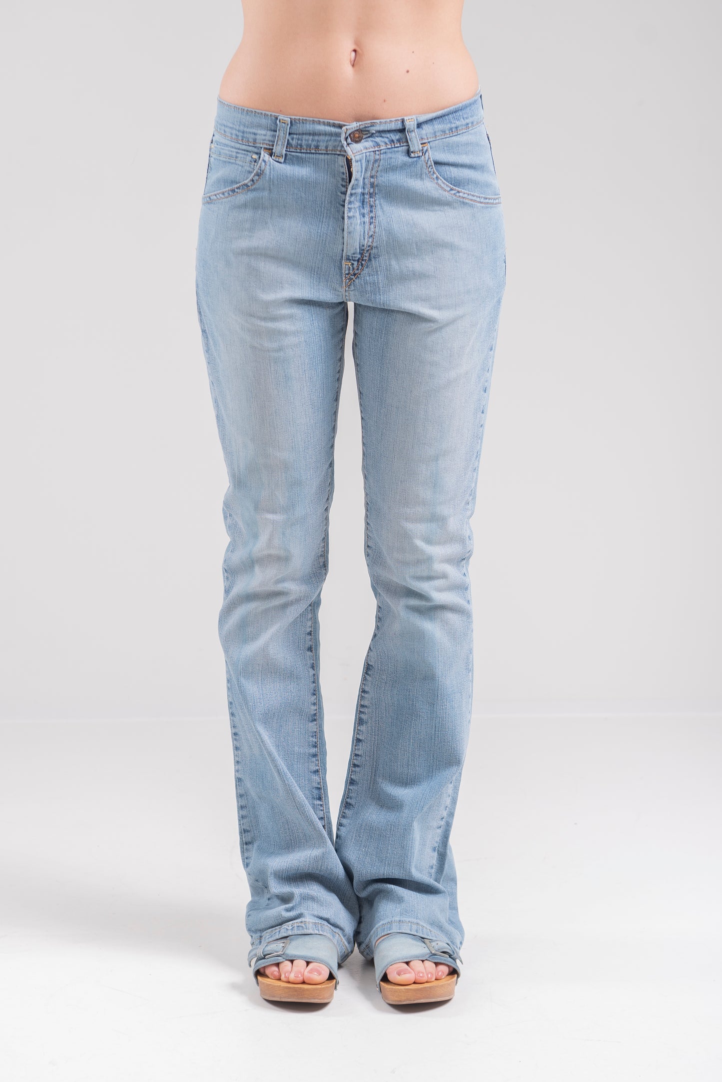 LEVI’S VINTAGE 525 LIGHT