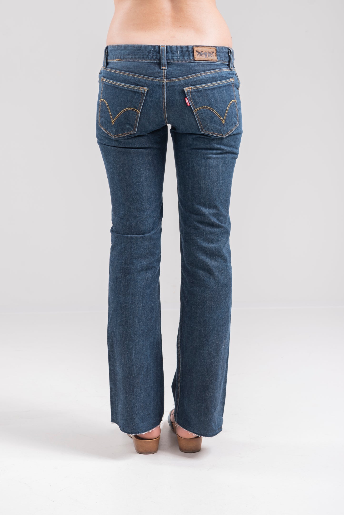 LEVI’S VINTAGE 572 REMADE